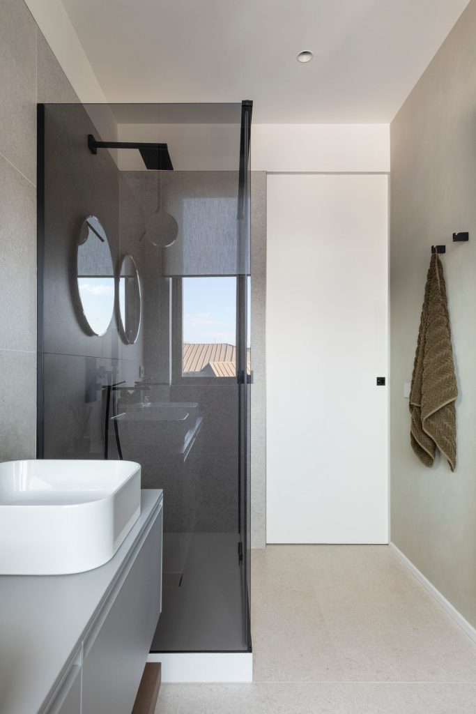 Palazzo dal Verme, Milano – Linear®, porta scorrevole del bagno