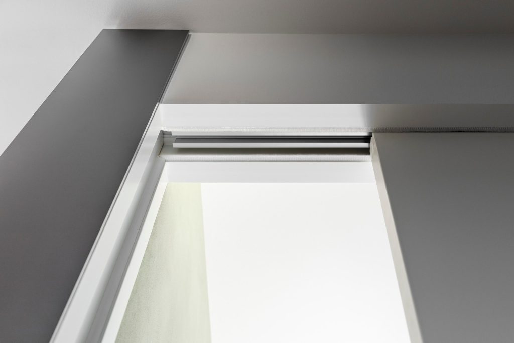Palazzo dal Verme, Milano – Linear®, porta scorrevole del bagno