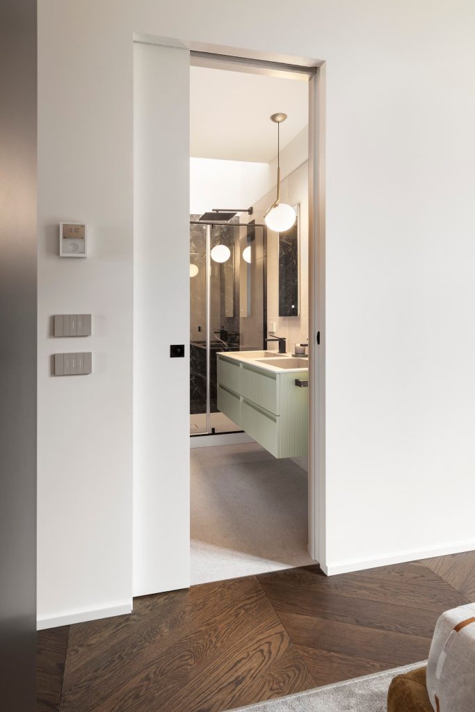 Palazzo dal Verme, Milano – Linear® Magic Box®, porta scorrevole del bagno