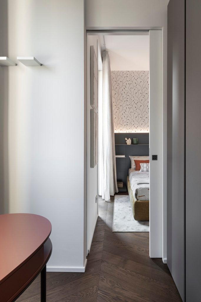 Palazzo dal Verme, Milano – Linear® FiloBattuta, porta scorrevole dello studio